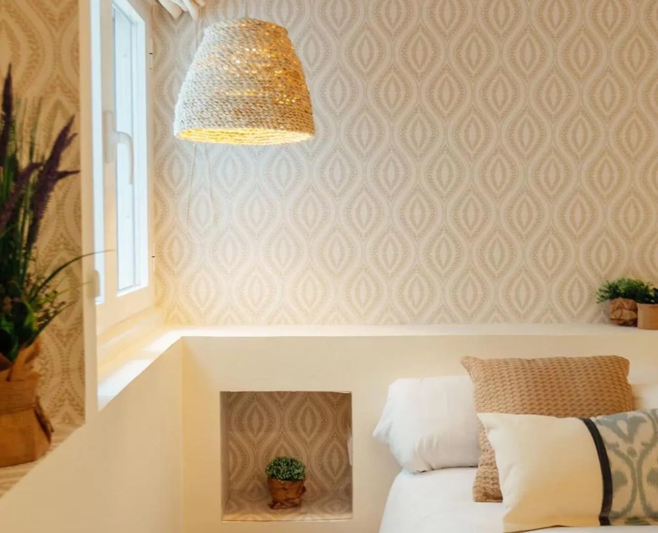 Reformed And Comfy- 2Bd 2Bth- Arenal Apartman Sevilla 0*,  Spanyolország