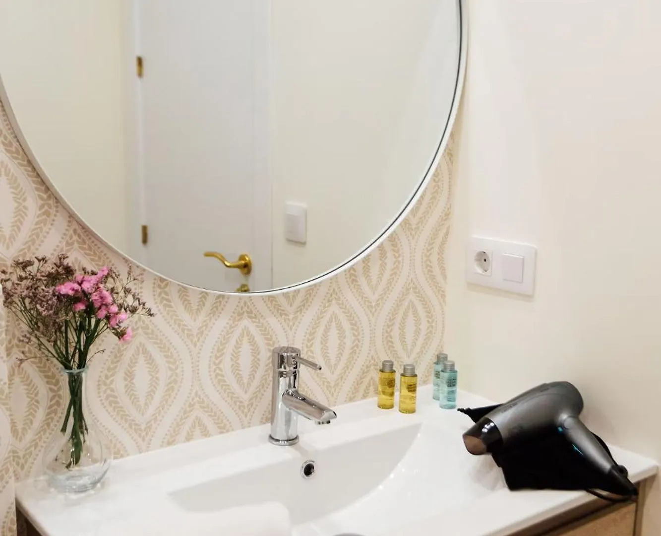 Reformed And Comfy- 2Bd 2Bth- Arenal Apartman Sevilla